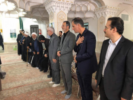 حضور ریاست دانشگاه علوم پزشکی اردبیل دکتراخوان اکبری وجمعی از کارکنان ومدیران دانشگاه درمراسم ارتحال ملکوتی بنیانگزار کبیرانقلاب اسلامی حضرت امام خمینی ره درمحل مصلی بزرگ امام خمینی اردبیل