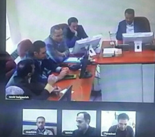 بررسی مسائل و مشکلات شبکه های بهداشتی درمانی شهرستانها از طریق ویدئو کنفرانس با حضور دکتر اخوان اکبری رئیس دانشگاه علوم پزشکی اردبیل و معاونین دانشگاه در اتاق جلسه ریاست