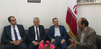 رایزنی و گفتگوی همکاری دکتراخوان اکبری رئیس دانشگاه علوم پزشکی اردبیل با سرکنسول باکو درتبریز با موضوع تعاملات علمی ودانشجویی فی مابین