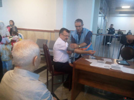 پیوستن دکتر داورزنی معاون وزیر ورزش وجوانان و مهندس اسبقیان به کمپین بسیج ملی فشار خون در فرودگاه اردبیل