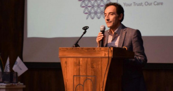 سخنرانی دکتر رضایی بنا معاون درمان دانشگاه علوم پزشکی اردبیل در همایش انجمن ام اس استان