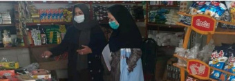 بازدید کارشناسان بهداشت محیط شبکه بهداشت و درمان شهرستان کوثر از مراکز و اماکن تهیه و توزیع مواد غذایی با هدف کنترل روند رعایت پروتکل های بهداشتی