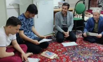 گفتگوی اتاق به اتاق رئیس و کارشناسان مشاوره دانشجویی دانشگاه علوم پزشکی اردبیل با  دانشجویان ساکن در سراهای دانشجویی به مناسبت گرامیداشت هفته سراهای دانشجویی