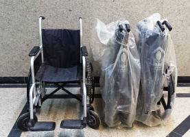 اهدای ۳ دستگاه ویلچر به اورژانس بیمارستان امام خمینی (ره) اردبیل توسط خانواده بیمار پیرفرشی بعد از بهبودی کامل  و ترخیص از اورژانس جامع و رضایت از عملکرد و زحمات کادر درمان اورژانس