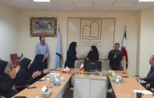 برگزاری جلسه تفسیر قرآن در معاونت آموزشی دانشگاه و تجلیل از مسئول IT این معاونت